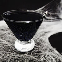 Vamers-Food-and-Drink-Movies-Mystical-Doctor-Strange-Cocktails-to-Open-Your-Mind-Black-Magical-Shimmer-Cocktail-6-a-e1478076529513-768x768