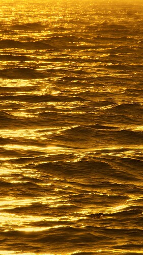 Liquid-Gold-iPhone-Wallpaper