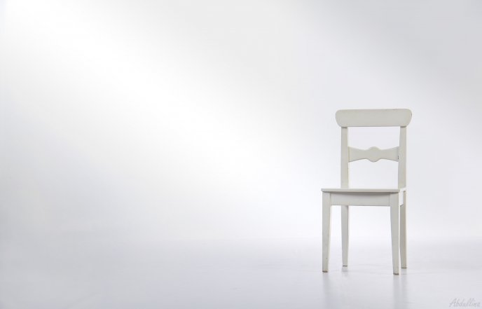 4107_A-white-chair-in-a-white-room-HD-wallpaper